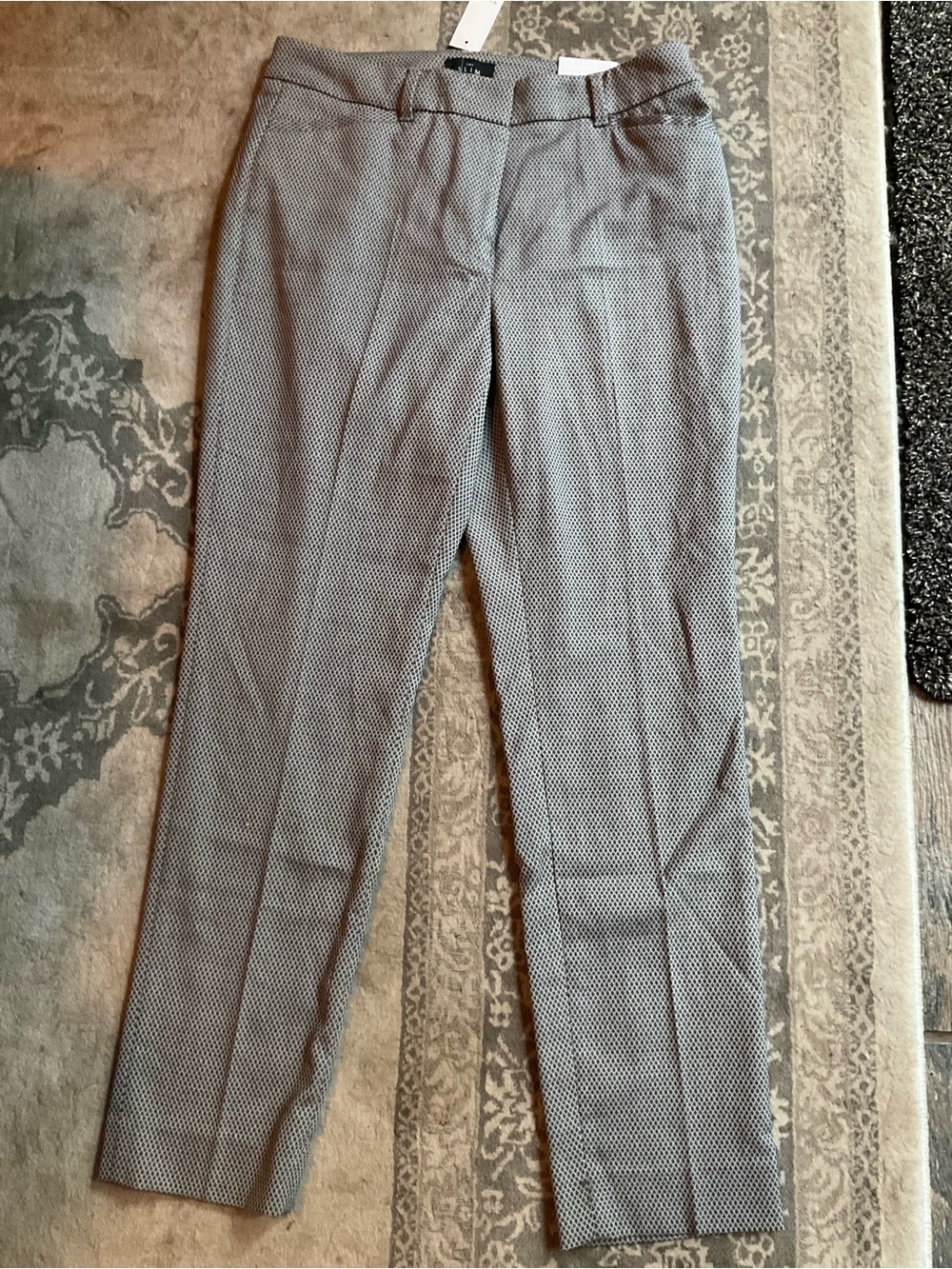 NWT White House Black Market Black and White Micro-Pattern Dress Pants 4